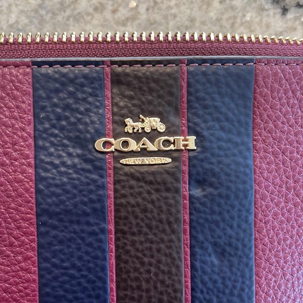 Coach wristlet - Picture 2 of 4